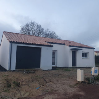Maison façade extérieure gauche
