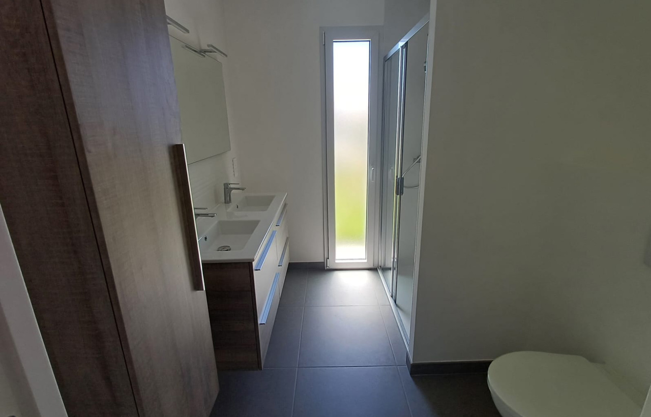 Salle d'eau de la suite parentale