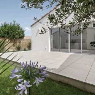 ardin aménagé avec terrasse dans une maison neuve aux Sables-d’Olonne