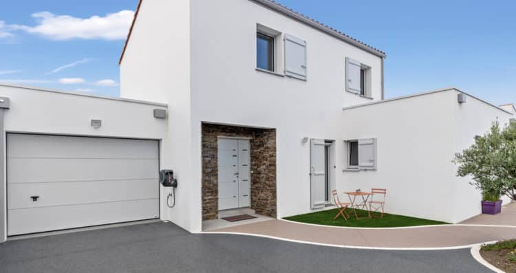 façade avant maison à étage 6 pièces à Saint-Hilaire-de-Riez
