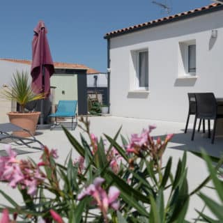 Constructeur de maison à Vaux-sur-Mer – vue côté jardin d’une maison plain-pied 81 m²