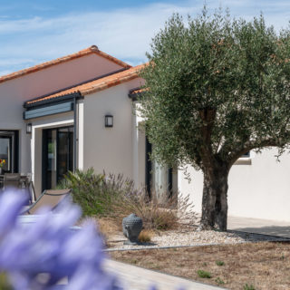 Maison neuve de plain-pied avec jardin et piscine à Brétignolles-sur-Mer, Vendée