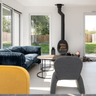 Salon moderne et chaleureux dans maison neuve aux Sables-d’Olonne