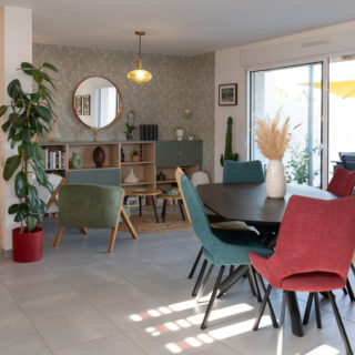 Pièce de vie ouverte et lumineuse dans une maison neuve à L’Houmeau