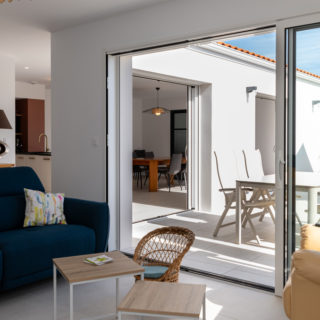 Salon lumineux et confortable d’une maison neuve de 120 m² aux Sables d’Olonne