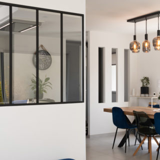 Séjour lumineux orienté sud dans une maison neuve 3 chambres aux Sables-d’Olonne, constructeur en Vendée.